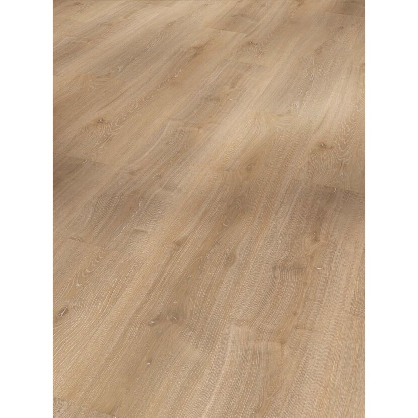 Heller Vinylboden in Holzoptik