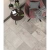 Grauer Laminatboden in Betonoptik