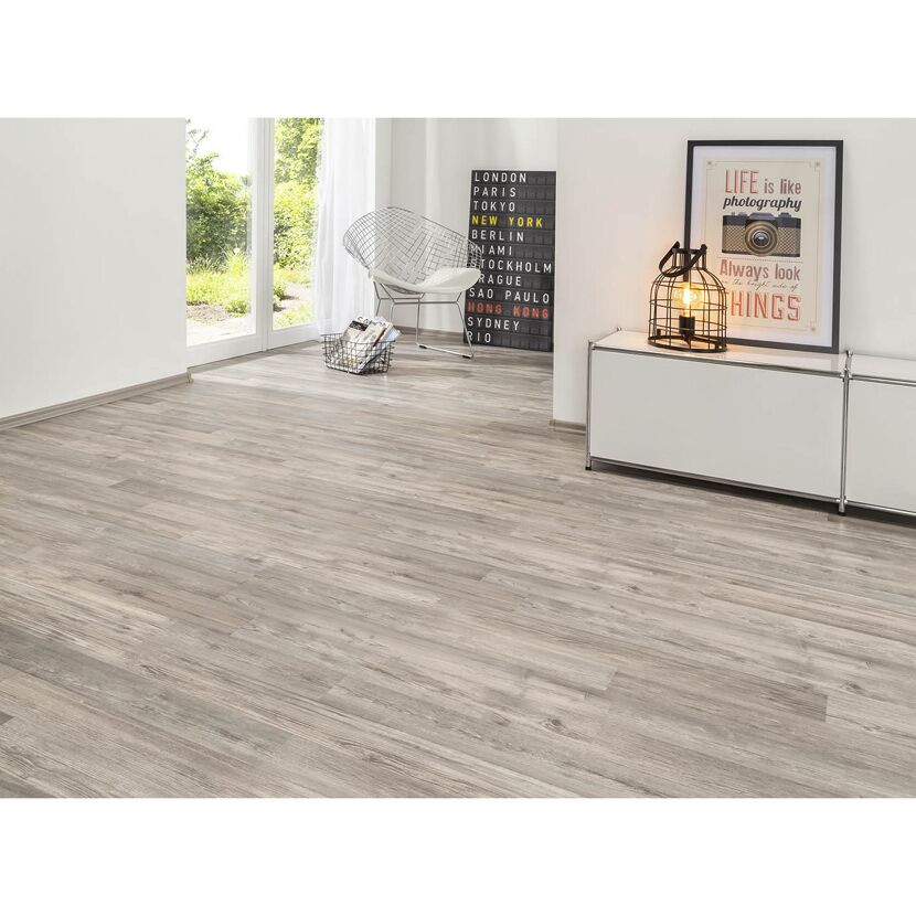 Laminat in Holzoptik verlegt in Wohnraum