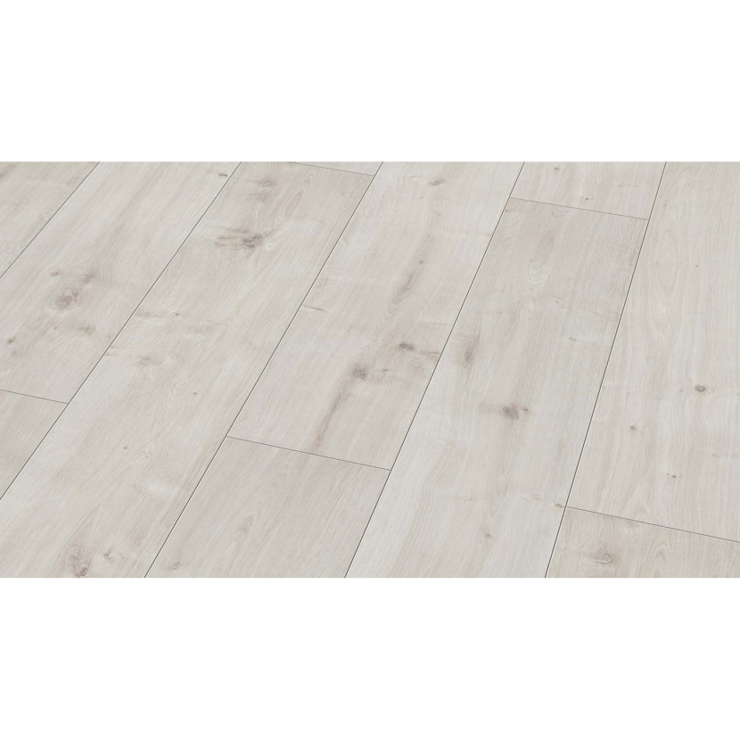 Helles Laminat Eiche Lyon verlegt