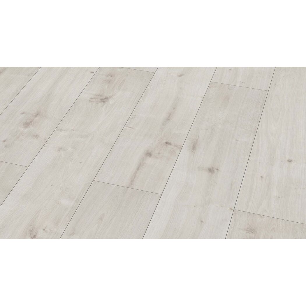 Helles Laminat Eiche Lyon verlegt