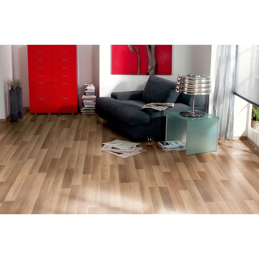 Wohnzimmer mit Laminatboden in Eiche Elegant