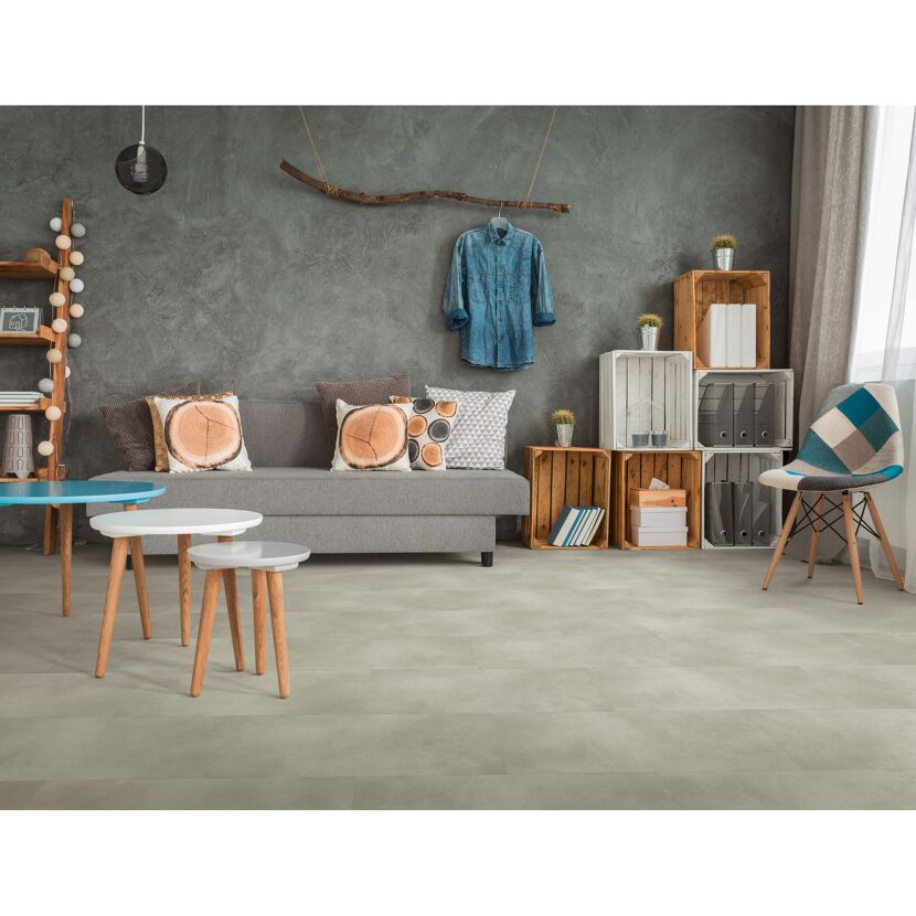 Wohnzimmer mit grauem Vinylboden