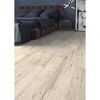 Laminatboden in grau in einem Schlafzimmer