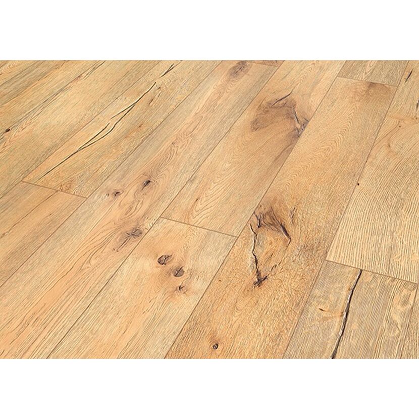 Heller Laminatboden Risseiche natur