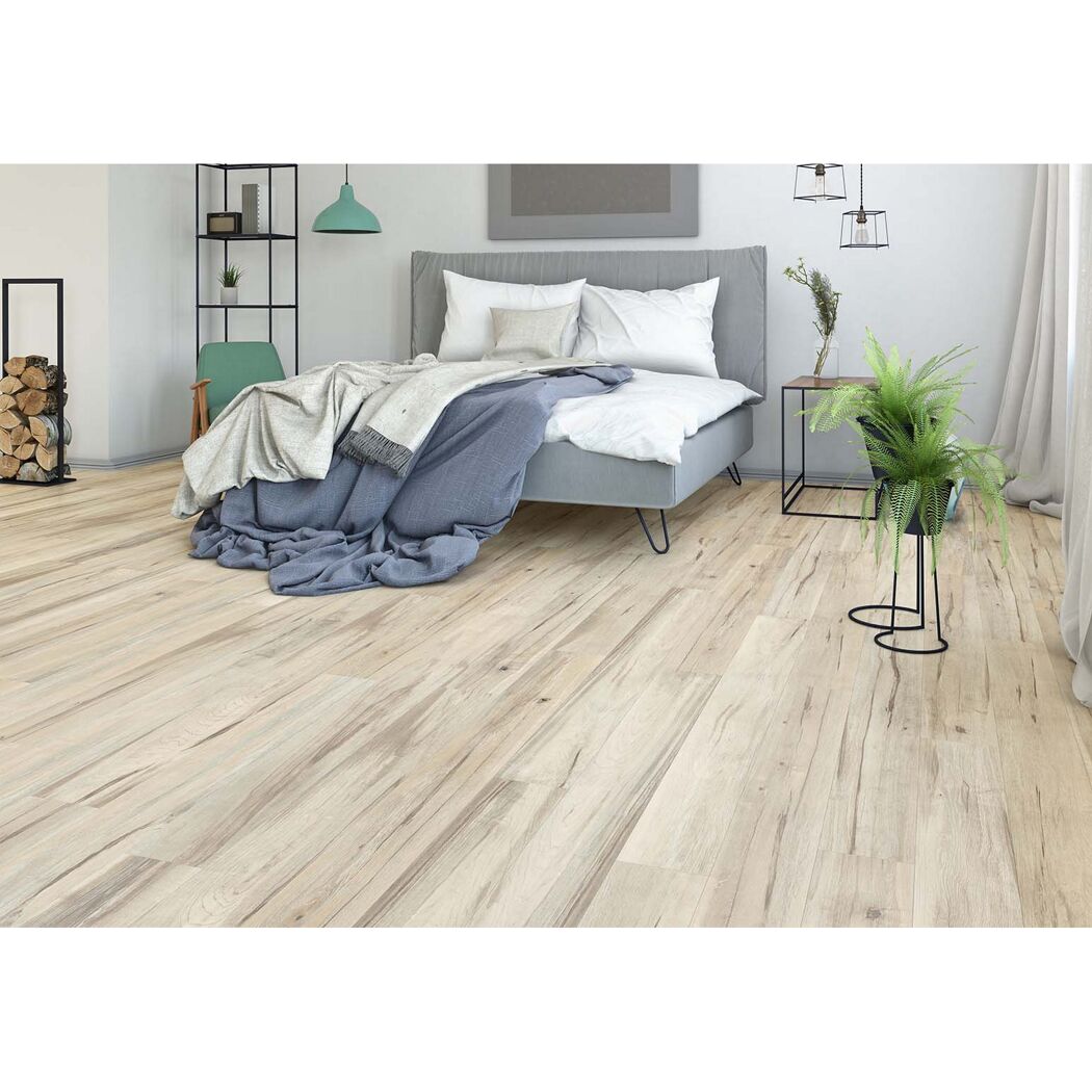 Schlafzimmer mit hellem Laminatboden