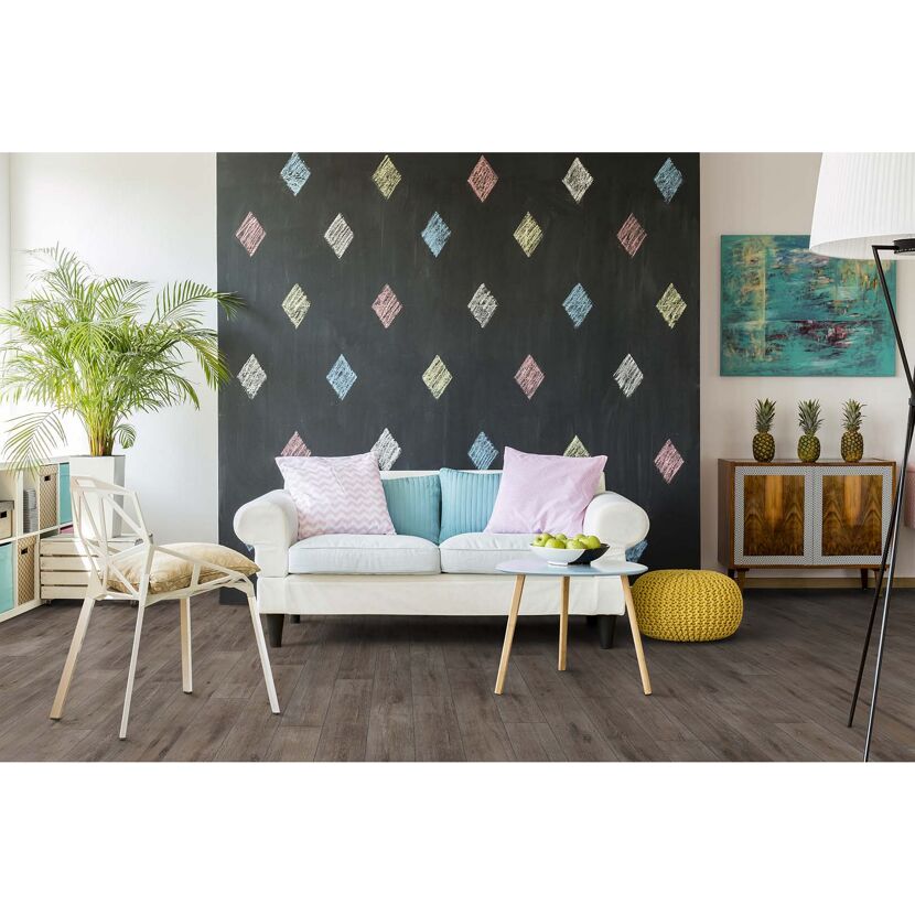 Wohnzimmer mit Laminat in Holzoptik