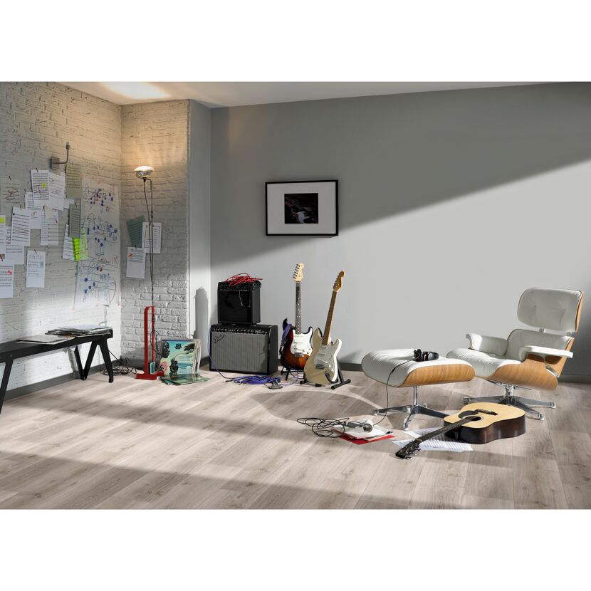 Wohnzimmer mit Designboden Eiche Felsengrau