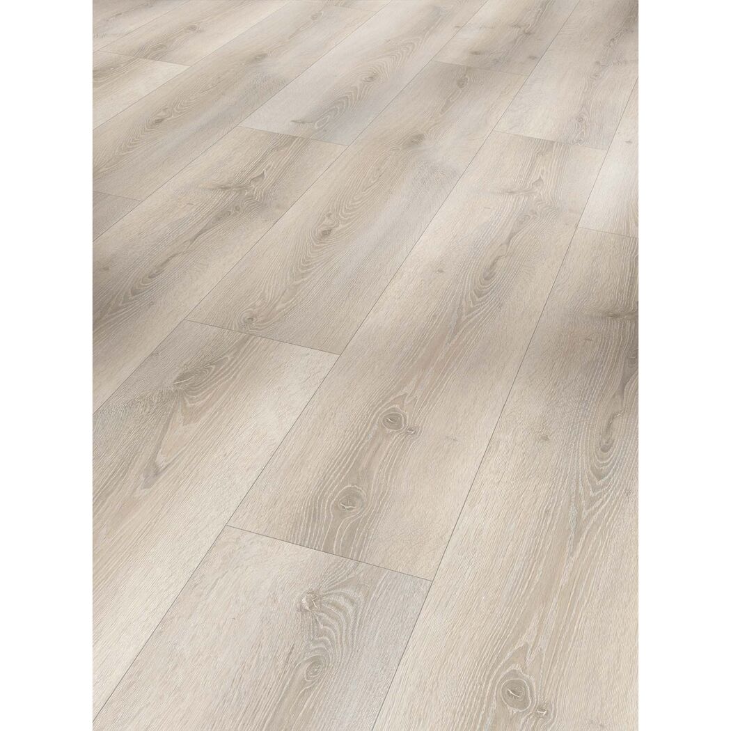 Helles Laminat in Holzoptik