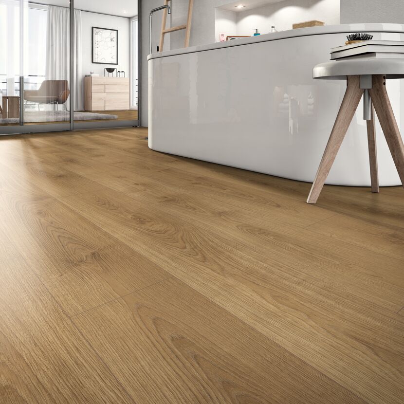 Laminat Classic 8 mm Aqua Plus Eiche honi verlegt
