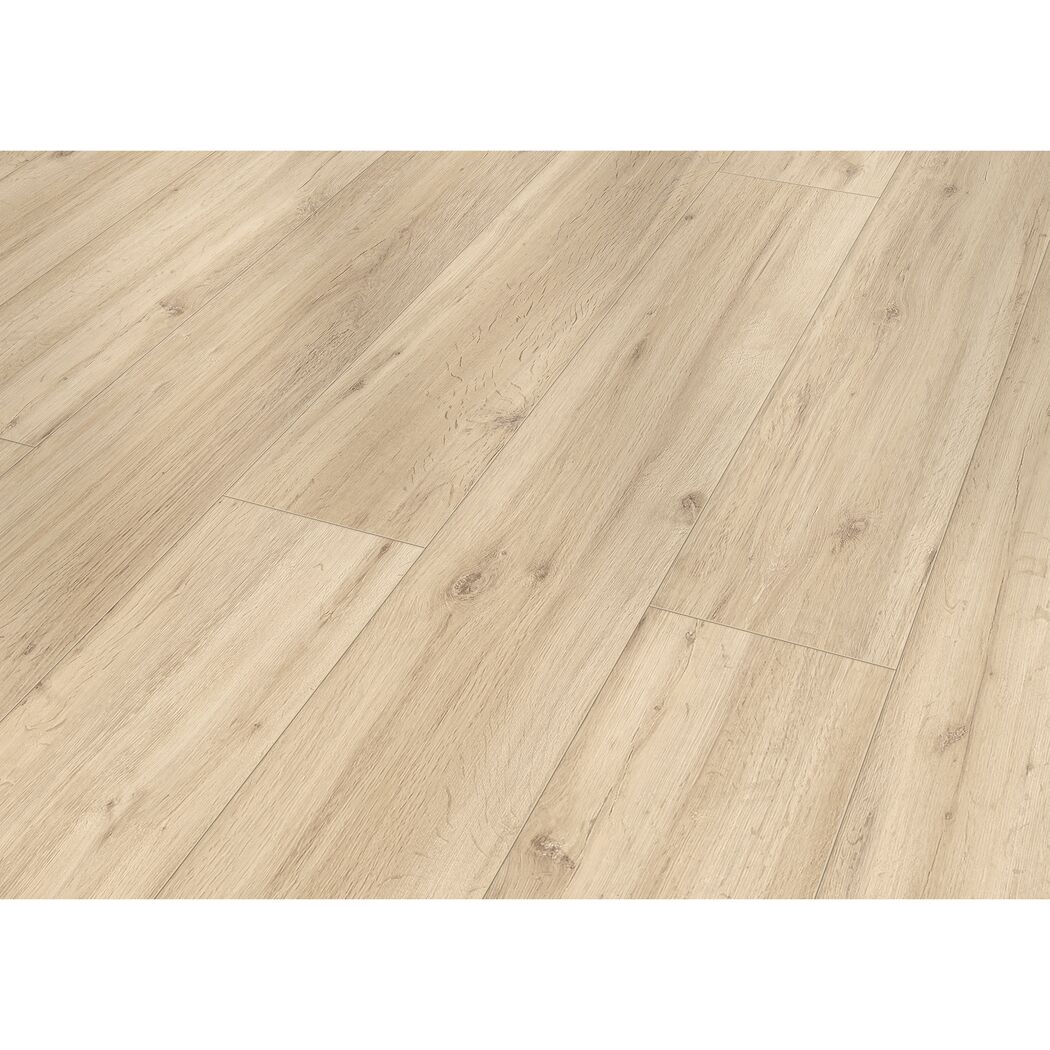 Heller Laminatboden in Holzoptik