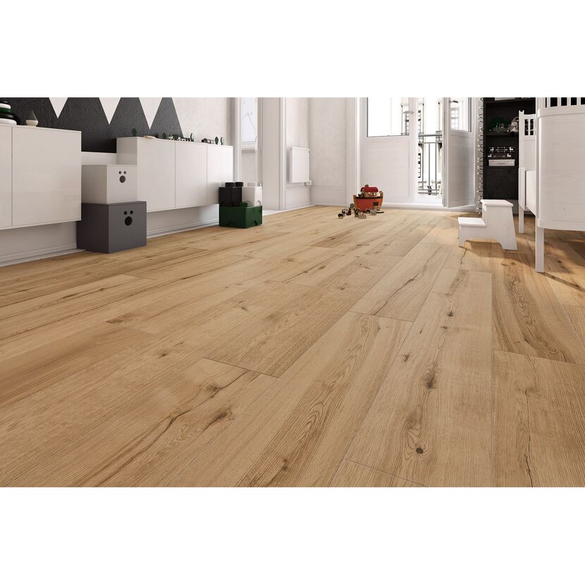 Heller Laminatboden in einem Kinderzimmer