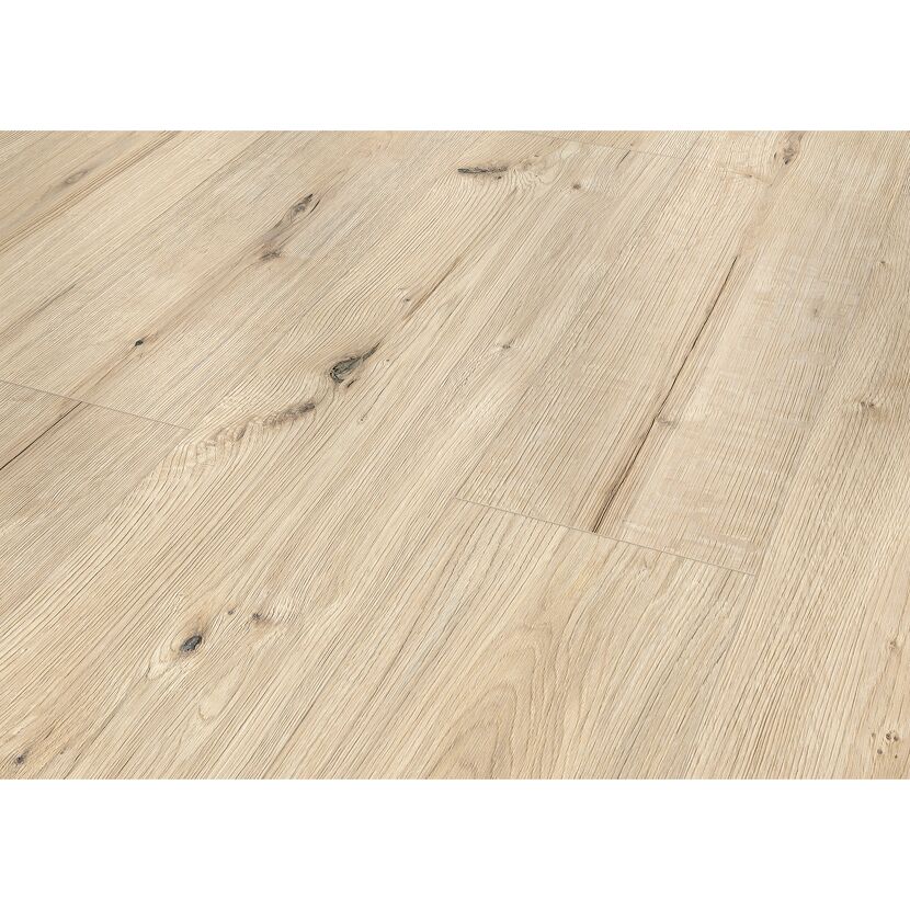 Heller Laminatboden in Holzoptik