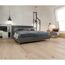 Modernes Schlafzimmer mit Laminat