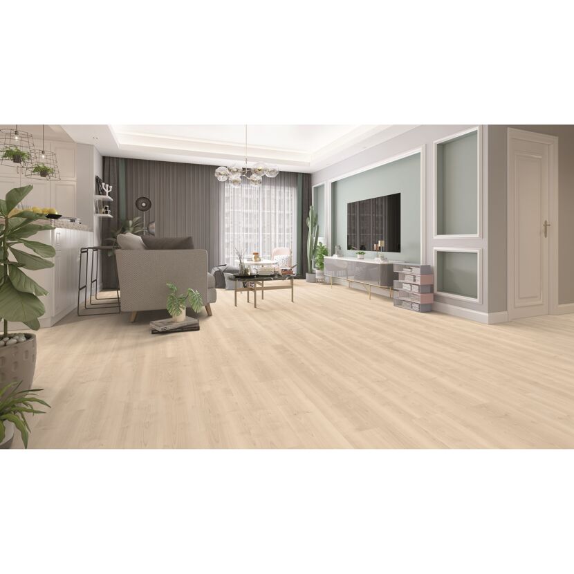 Helles Laminat in einem Wohnzimmer