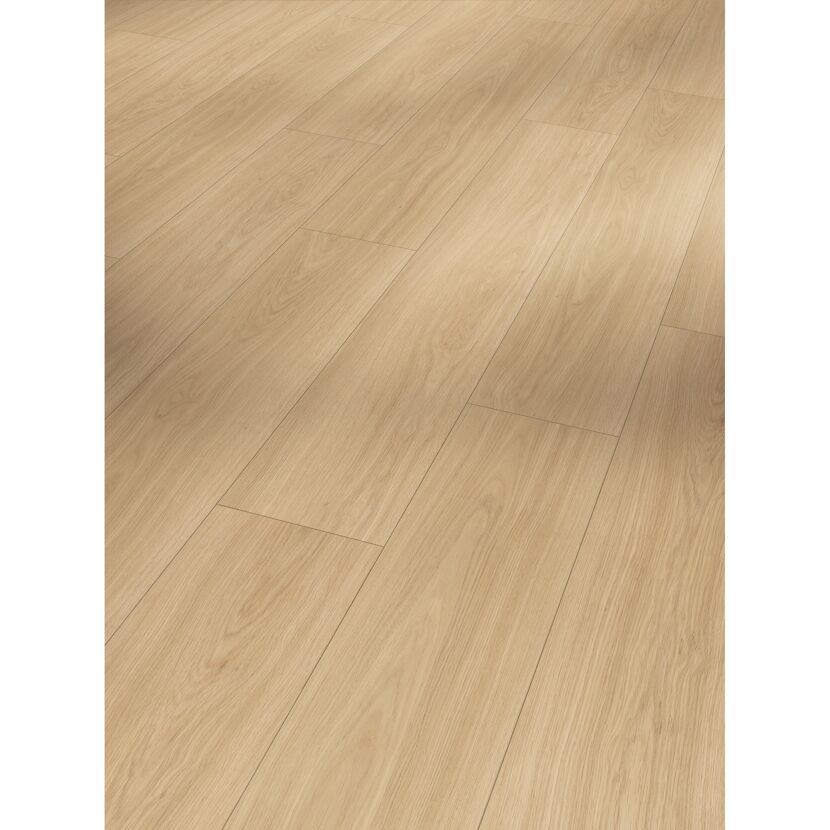 Heller Holzboden mit Maserung