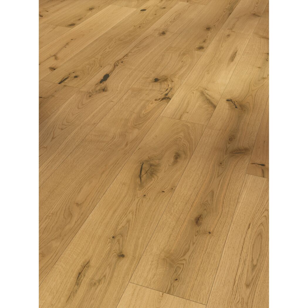 Heller Holzboden mit Maserung