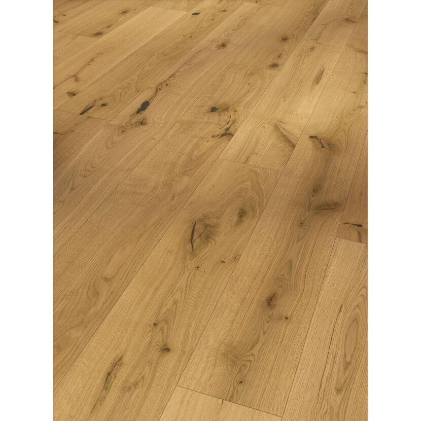 Heller Holzboden mit Maserung