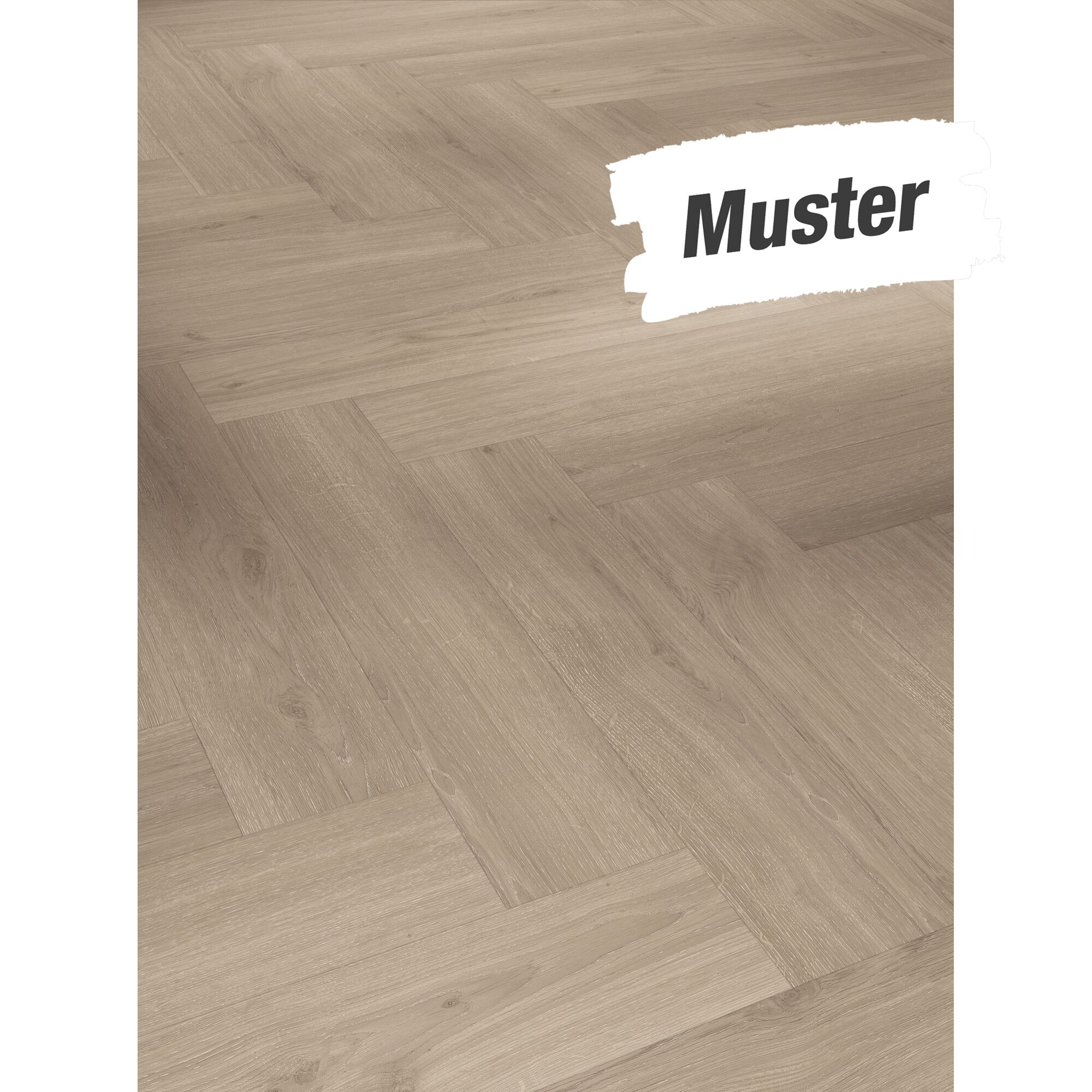 Heller Holzfußboden mit Fischgrätmuster.