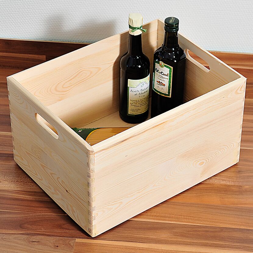 Holzkiste mit Öl und Essig
