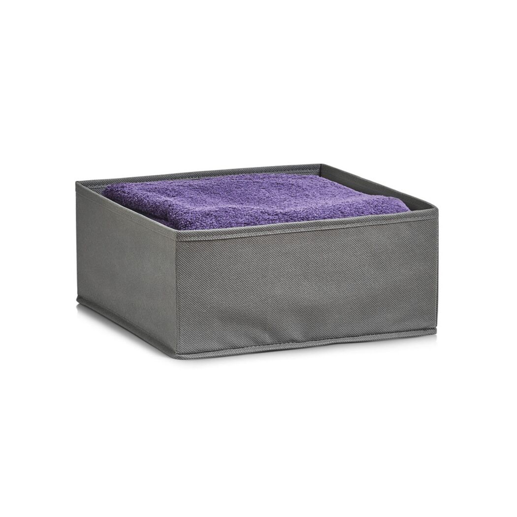 Graue Aufbewahrungsbox mit lila Handtuch