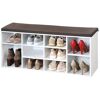 Schuhschrank mit Sitzkissen und Schuhen
