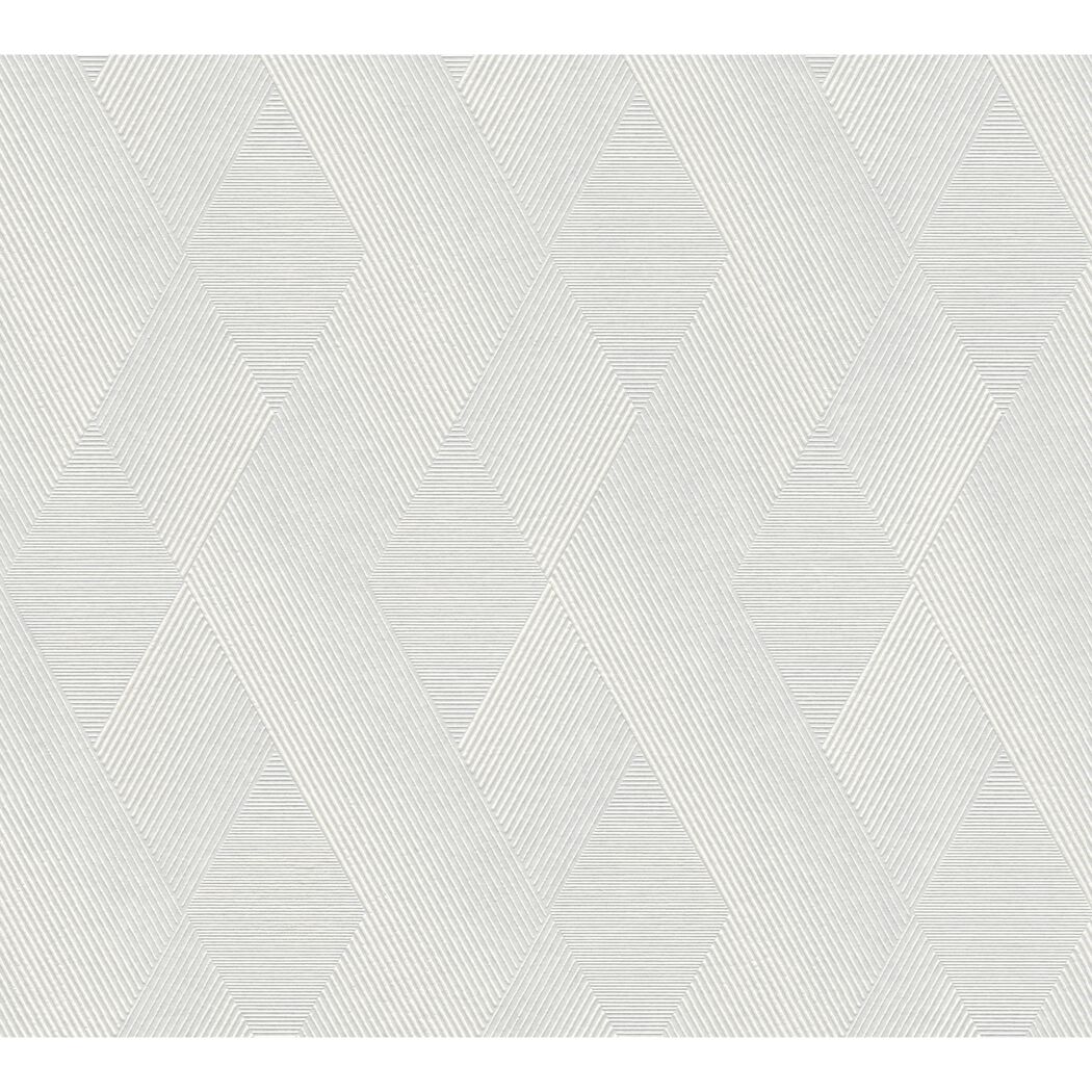 Weißes Vlies mit geometrischem Muster