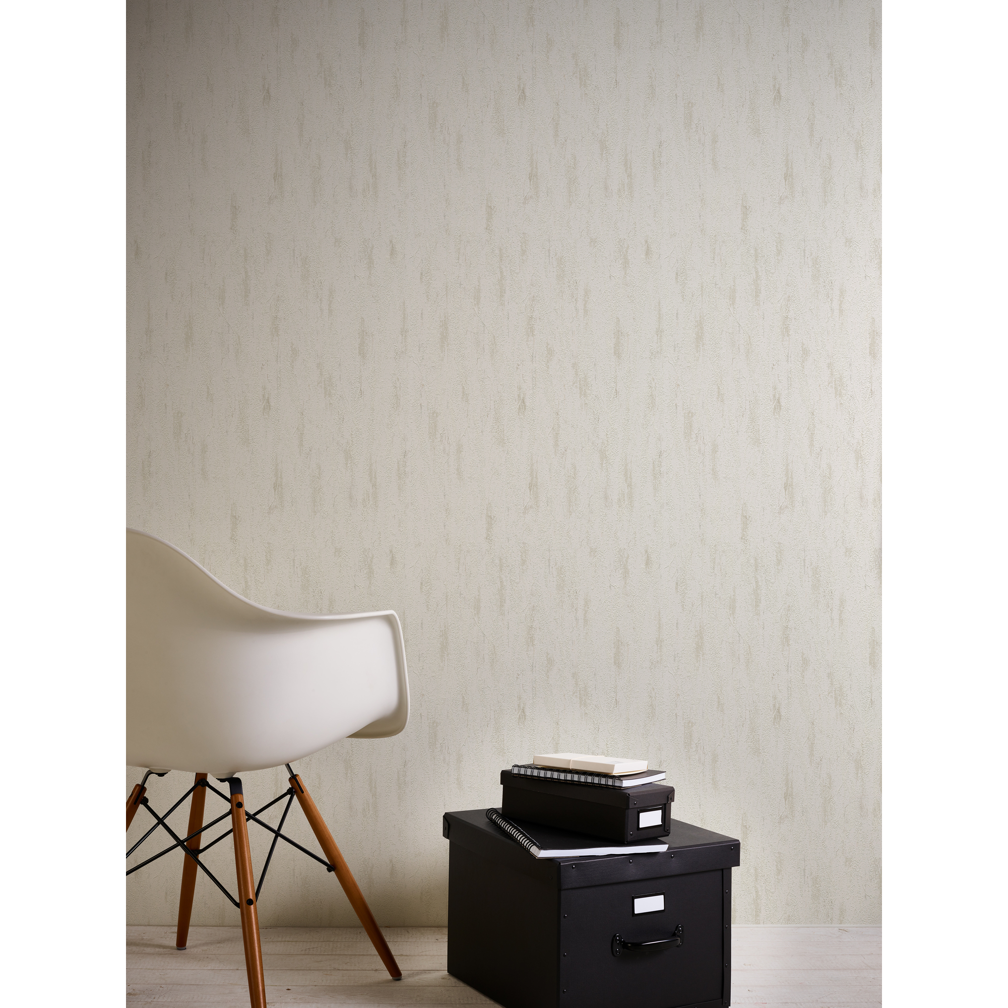 Beige Vliestapete an der Wand