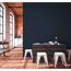 Einrichtungsidee: Loft-Küche mit Barwagen, Esstisch und Hockern.