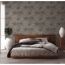 Schlafzimmer mit Vliestapete "MESTO II" mit Palmenmuster in Gold und Grau