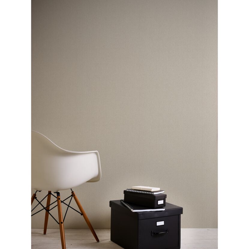 Beige Vliestapete New Elegance Uni an der Wand