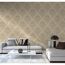 Wohnzimmer mit beiger Damask-Tapete