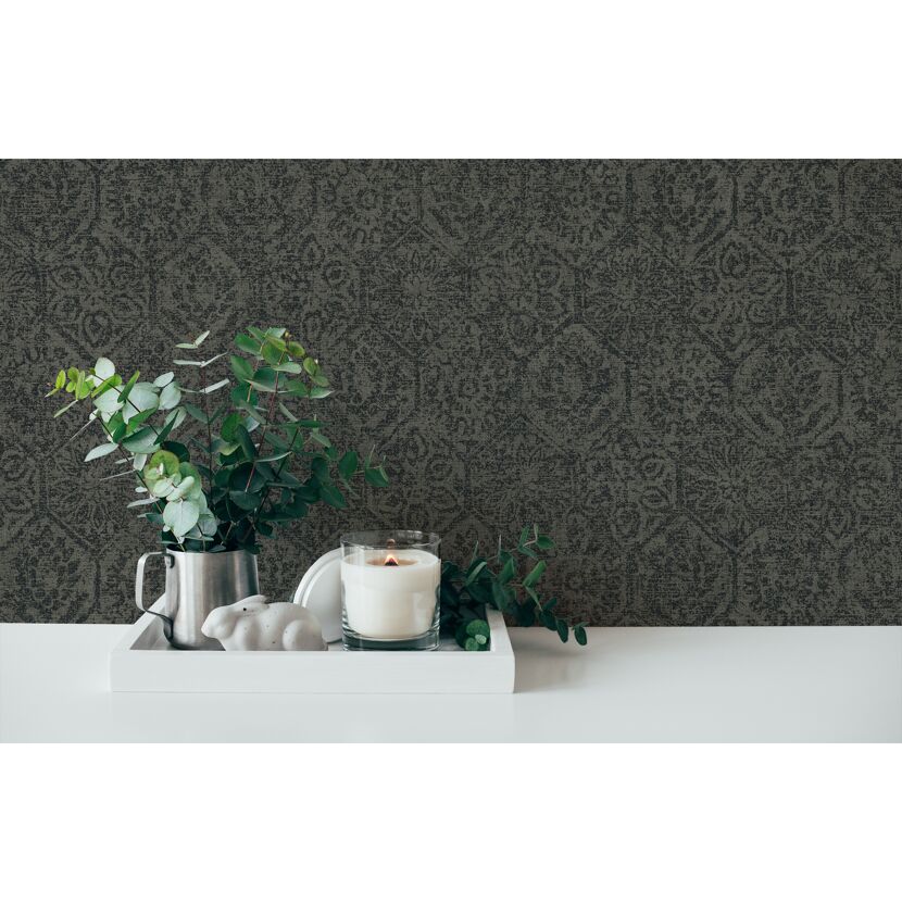 Dunkelgraue Tapete mit Vintagemuster