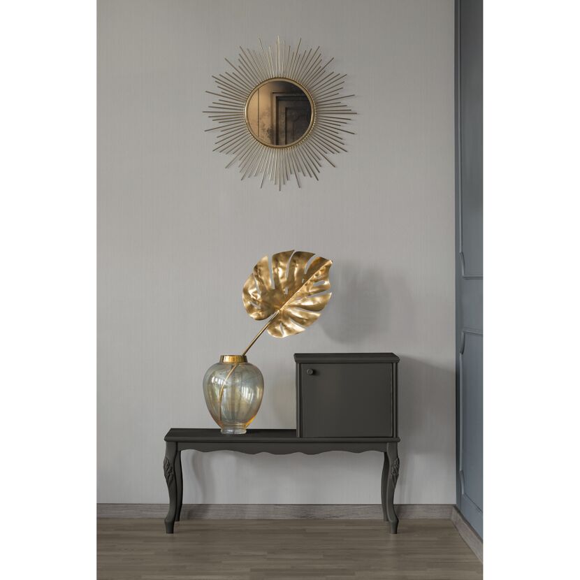 Schwarzer Konsolentisch mit goldener Vase und Spiegel