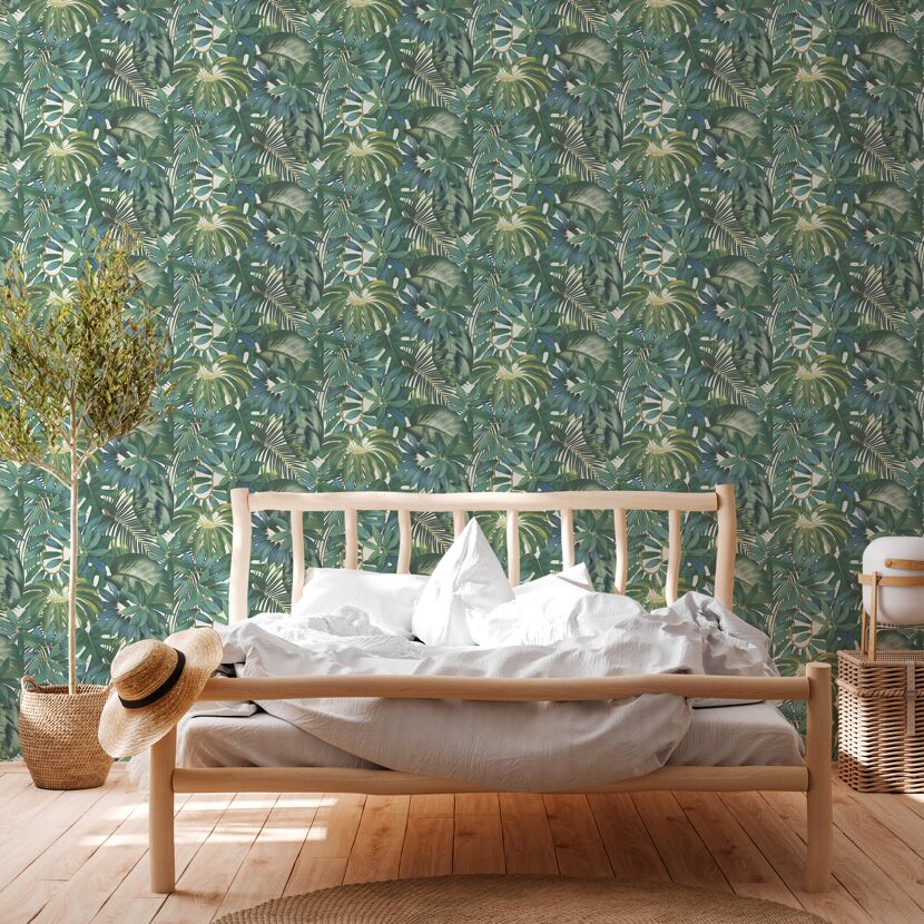 Schlafzimmer mit tropischer Tapete