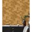 Goldene Tapete mit Wabenmuster an der Wand
