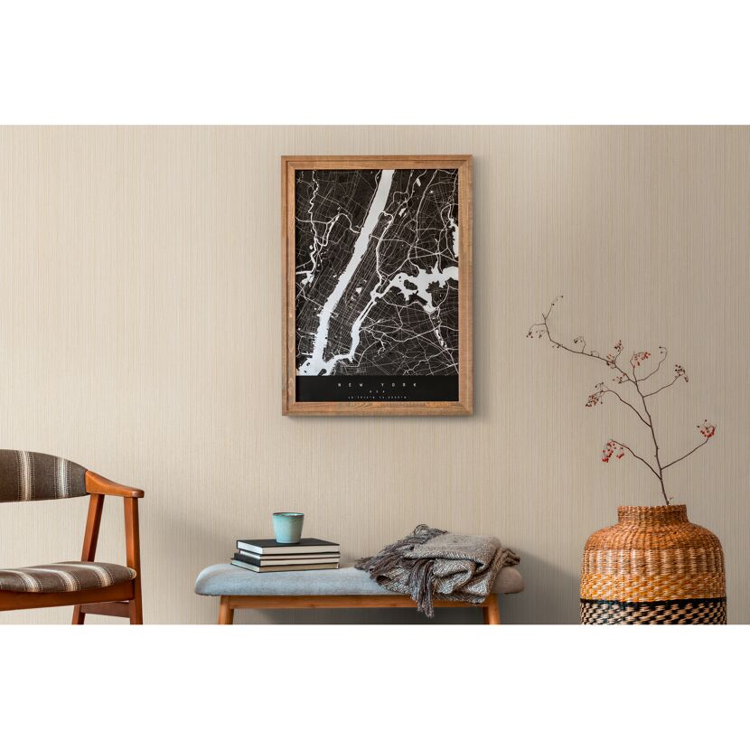 Wohnzimmer mit einer Karte von New York an der Wand