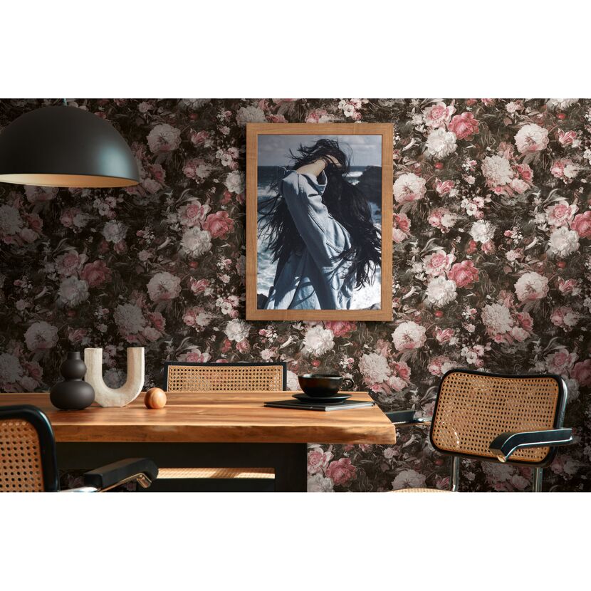 Esszimmer mit Vintage-Blumentapete