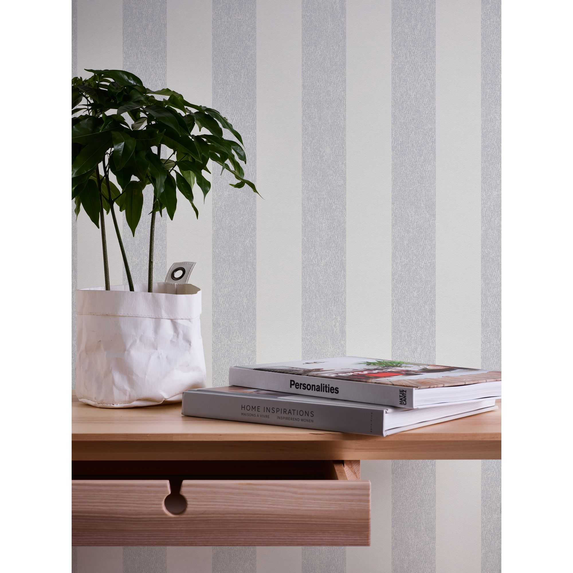 Vliestapete ''Attractive 2' Streifen Blockstreifen grau/weiß 10,05 x 0,53 m + product picture
