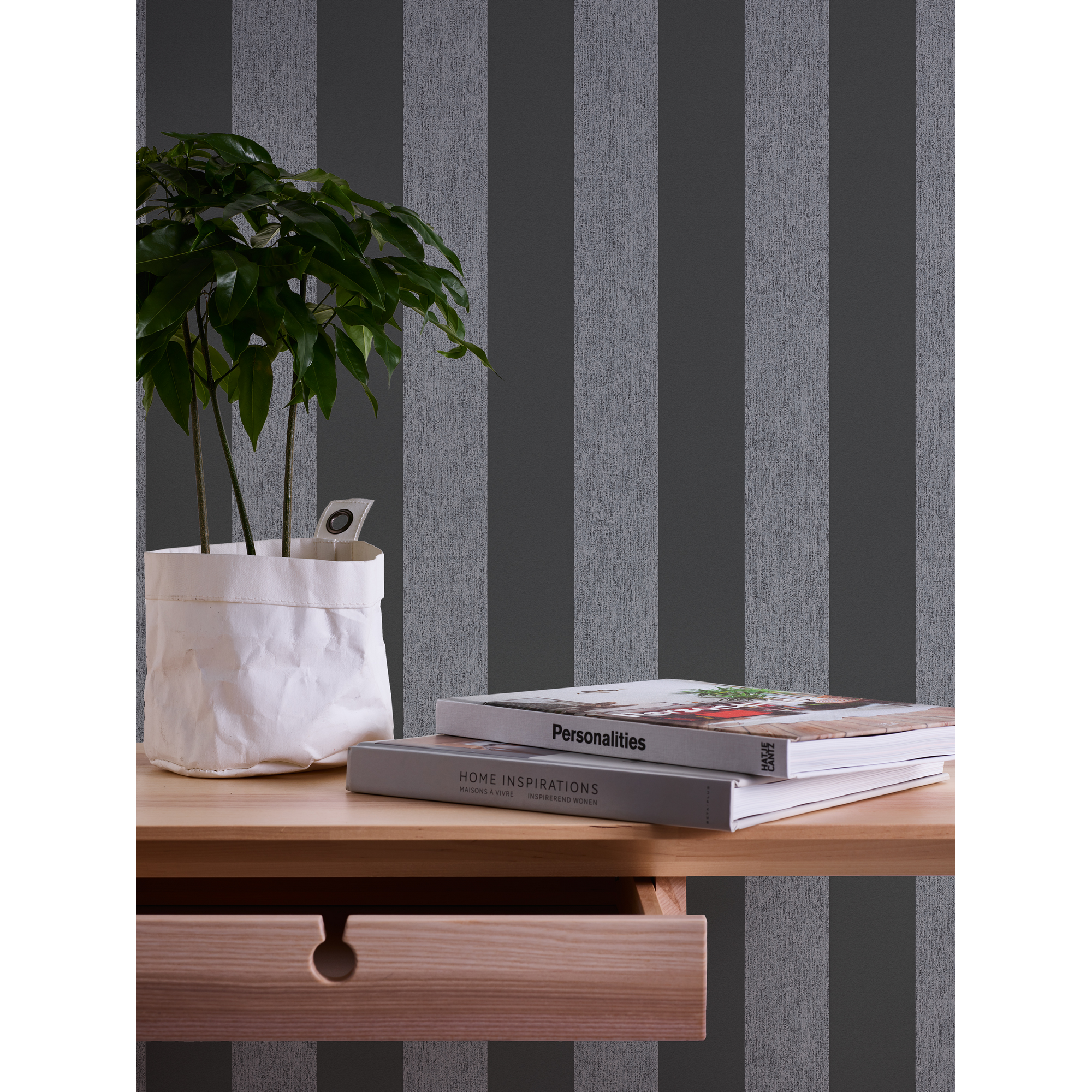 Vliestapete ''Attractive 2' Streifen Blockstreifen schwarz/grau 10,05 x 0,53 m + product picture