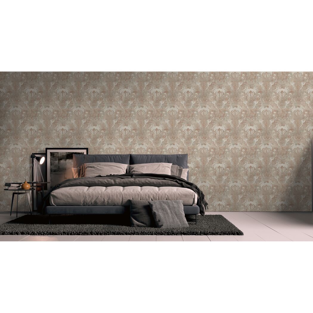 Schlafzimmer mit Barocktapete Mesto in Beige