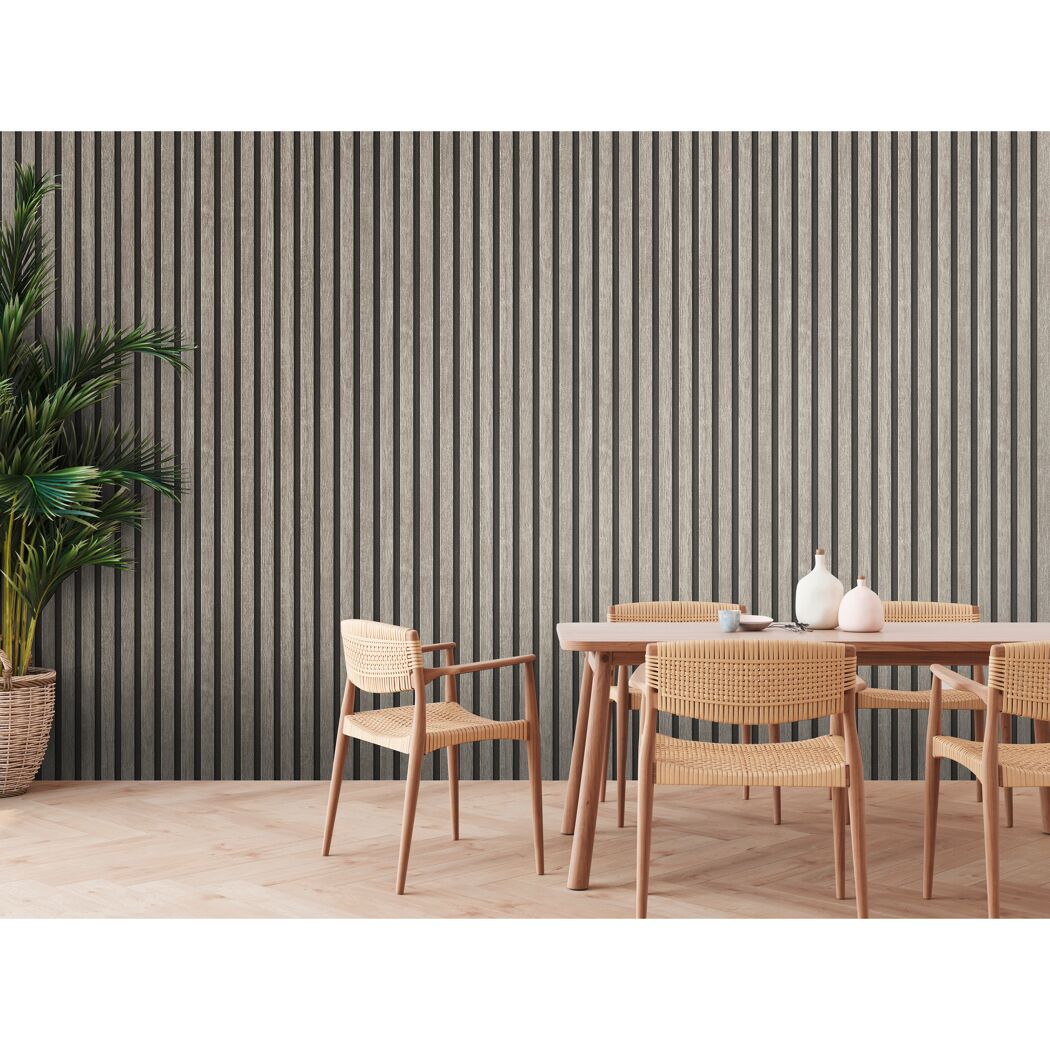 Graue Holzpaneele an der Wand im Esszimmer