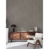 Wohnzimmer mit grauer Vliestapete Pint Walls Holz