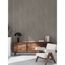 Wohnzimmer mit grauer Vliestapete Pint Walls Holz