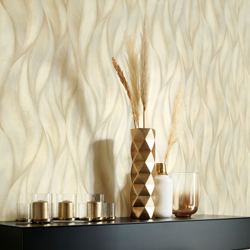Florale Vliestapete in Creme mit Dekoration