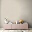 Beige Wand mit Sideboard