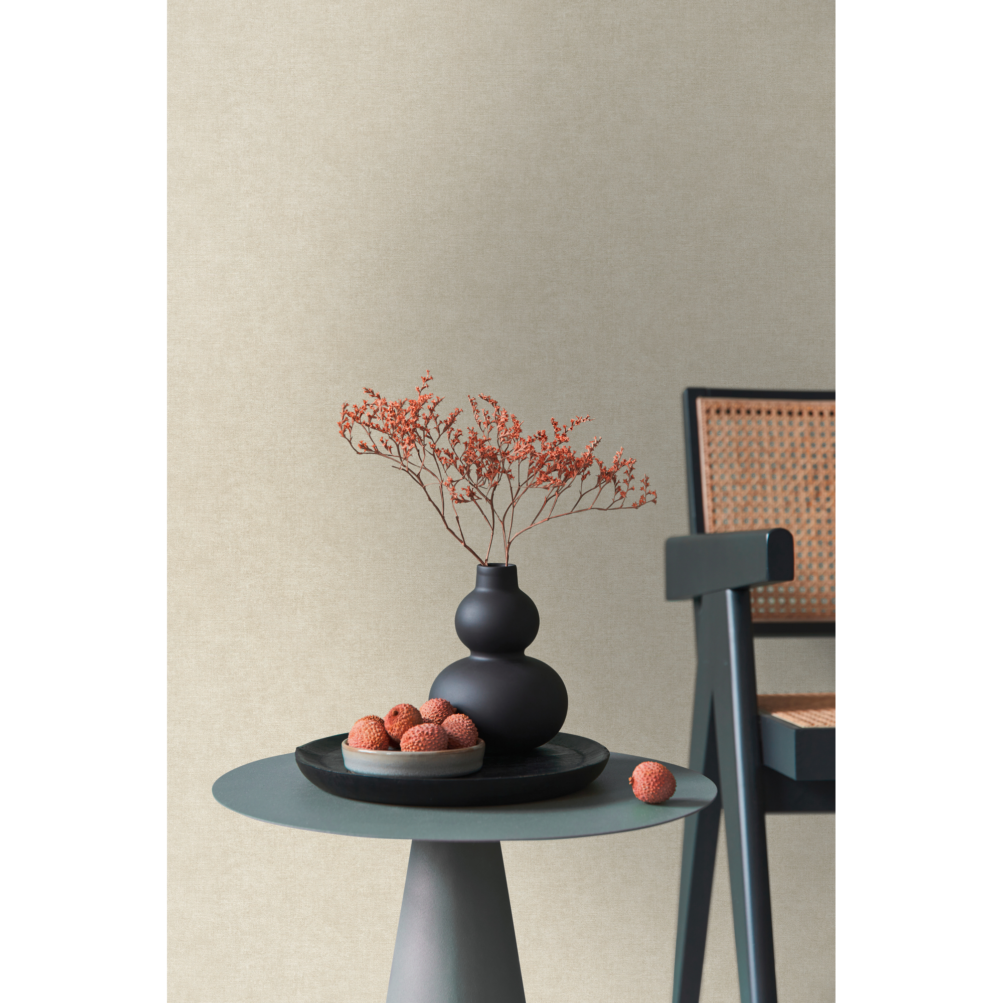 Beige Vliestapete an der Wand
