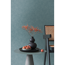 Blaue Vliestapete an der Wand