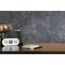 Schreibtisch mit Betonoptik-Tapete
