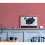 Wand mit roter Vliestapete